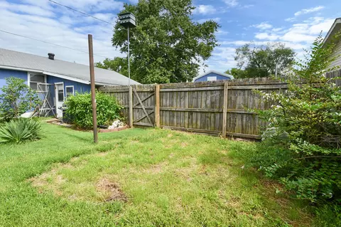Exterior - 622 E Madison St, Marshfield, MO 65706 photo 10 of 15