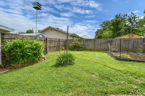Exterior - 622 E Madison St, Marshfield, MO 65706 photo 2 of 15
