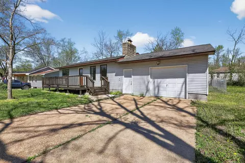 510 W 3rd St, Mountain View, MO 65548