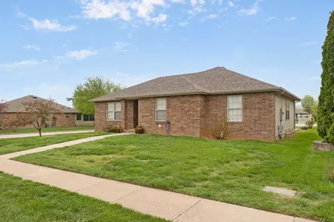 406 S Casa Grande Ave, Springfield, MO 65802