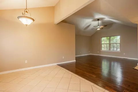 587 S Canterbury Ln, Nixa, MO 65714 photo 9