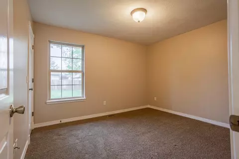 587 S Canterbury Ln, Nixa, MO 65714 photo 16