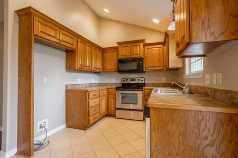 587 S Canterbury Ln, Nixa, MO 65714 photo 13