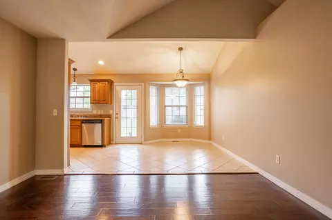 587 S Canterbury Ln, Nixa, MO 65714 photo 10