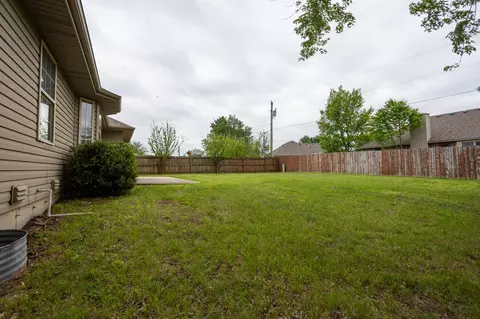 587 S Canterbury Ln, Nixa, MO 65714 photo 27