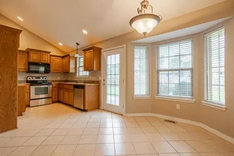 587 S Canterbury Ln, Nixa, MO 65714 photo 11