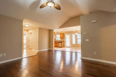 587 S Canterbury Ln, Nixa, MO 65714 photo 7