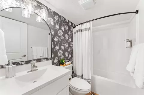 Bath - 403 Veterans Blvd #2, Branson, MO 65616 photo 1 of 3