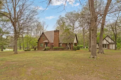 103 R J Ln, Mount Vernon, MO 65712