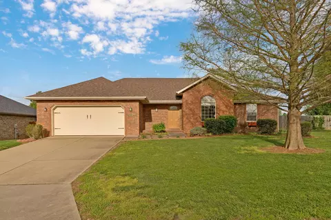 6002 N 7th Ave, Ozark, MO 65721