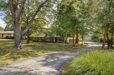 Exterior - 2036 E Seminole St, Springfield, MO 65804 photo 14 of 16