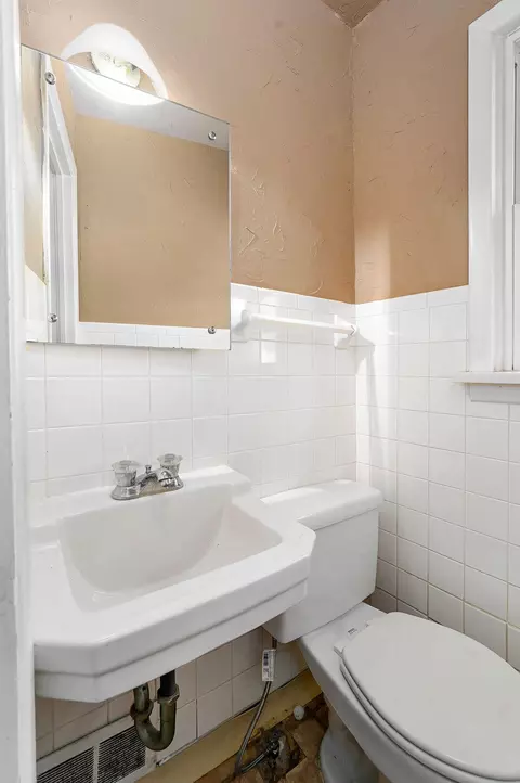 Bath - 2036 E Seminole St, Springfield, MO 65804 photo 1 of 4