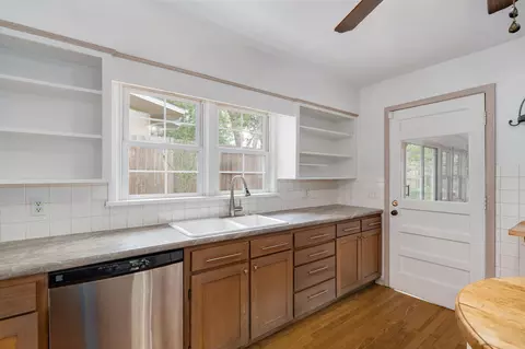 Kitchen - 2036 E Seminole St, Springfield, MO 65804 photo 2 of 2
