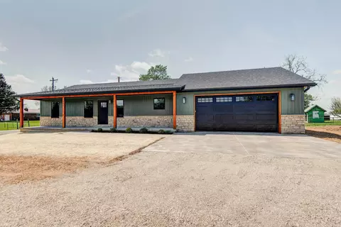 101 Bonnie Ln, Seymour, MO 65746