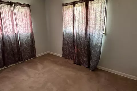 Bedroom - 2007 W Water St, Springfield, MO 65802 photo 1 of 5
