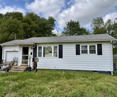 2007 W Water St, Springfield, MO 65802
