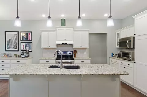 Kitchen - 5618 E Pearson Pkwy, Strafford, MO 65757 photo 3 of 3