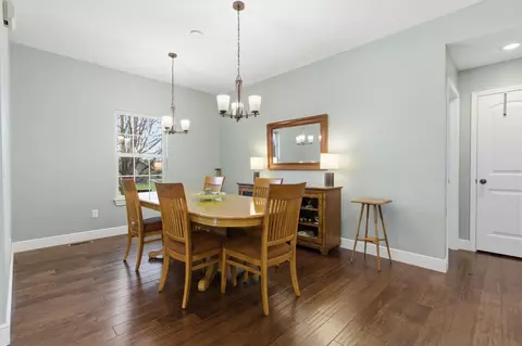 Dining - 5618 E Pearson Pkwy, Strafford, MO 65757 photo 1 of 1