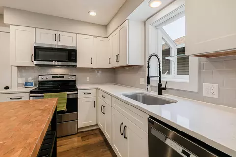 Kitchen - 535 E Lasalle St, Springfield, MO 65807 photo 3 of 4
