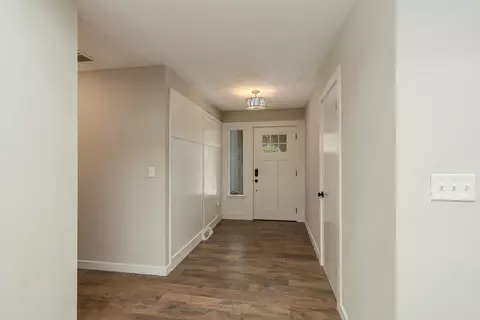 Entry Way - 535 E Lasalle St, Springfield, MO 65807 photo 1 of 2
