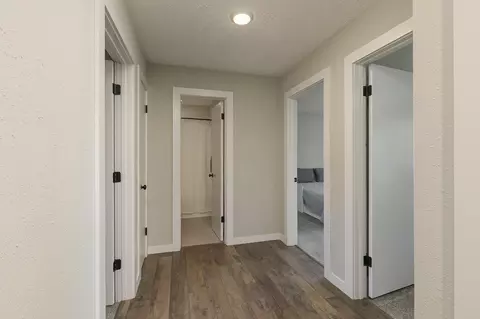 Entry Way - 535 E Lasalle St, Springfield, MO 65807 photo 2 of 2