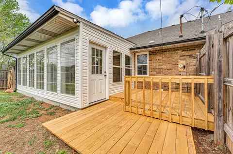 Exterior - 1348 E Arlington St, Springfield, MO 65803 photo 5 of 8
