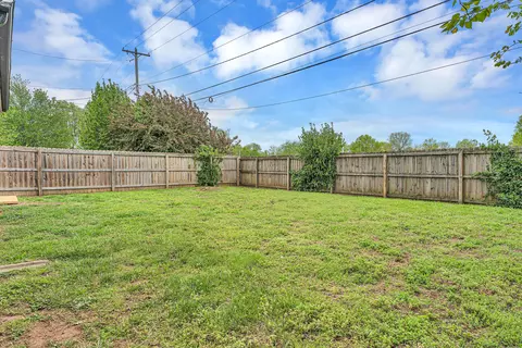 Exterior - 1348 E Arlington St, Springfield, MO 65803 photo 7 of 8