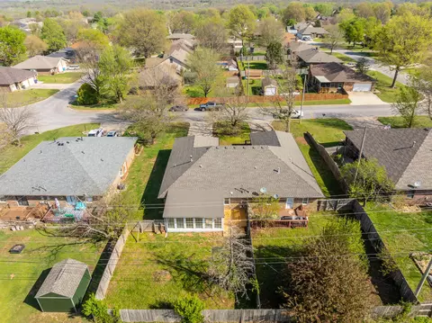 View/Area - 1348 E Arlington St, Springfield, MO 65803 photo 6 of 11