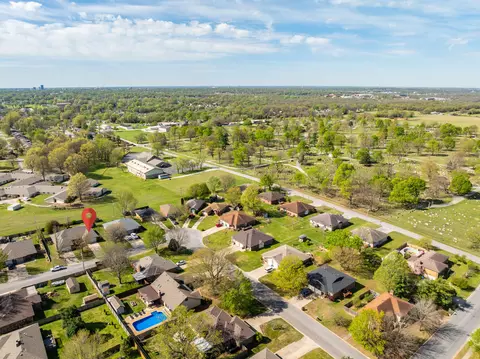 View/Area - 1348 E Arlington St, Springfield, MO 65803 photo 8 of 11