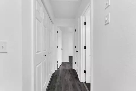 Entry Way - 1348 E Arlington St, Springfield, MO 65803 photo 3 of 3