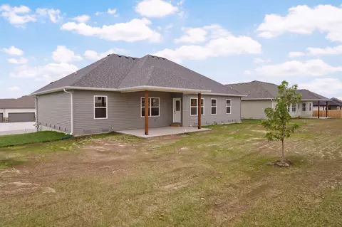 Exterior - 2601 W Webb Rd, Ozark, MO 65721 photo 4 of 6