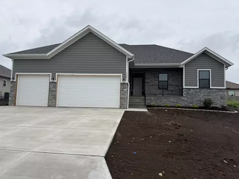 2601 W Webb Rd, Ozark, MO 65721