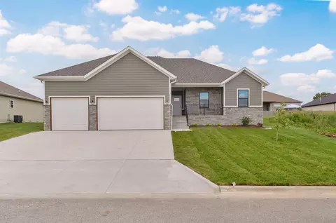 2601 W Webb Rd, Ozark, MO 65721