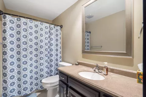 Bath - 1811 E Vincent Dr, Springfield, MO 65804 photo 6 of 7