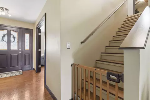 Entry Way - 1811 E Vincent Dr, Springfield, MO 65804 photo 5 of 5