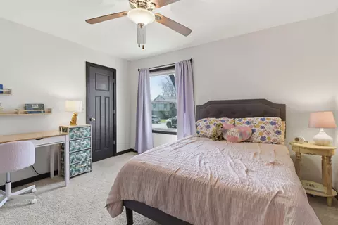 Bedroom - 1811 E Vincent Dr, Springfield, MO 65804 photo 1 of 5