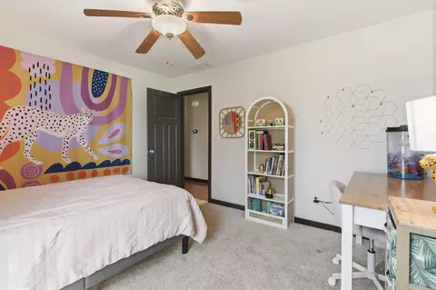 Bedroom - 1811 E Vincent Dr, Springfield, MO 65804 photo 2 of 5