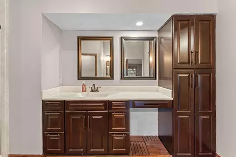 Bath - 3741 E Sugar Hill St, Springfield, MO 65809 photo 6 of 7