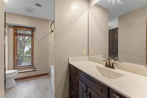 Bath - 3741 E Sugar Hill St, Springfield, MO 65809 photo 2 of 7