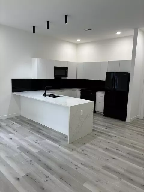 2552 W Madison St, Springfield, MO 65802 photo 2