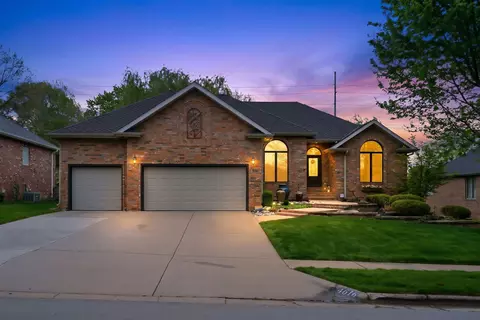 Exterior - 4616 S Holland Ave, Springfield, MO 65810 photo 3 of 16