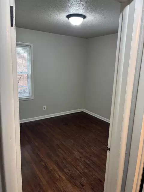 1433 S Barnes Ave, Springfield, MO 65804 photo 6