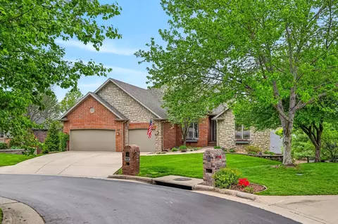 1101 W Woodhill Ct, Springfield, MO 65810