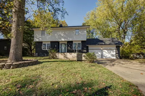 4261 S Meadowlark Dr, Springfield, MO 65810