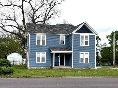 521 N Oakland Ave, Mountain Grove, MO 65711