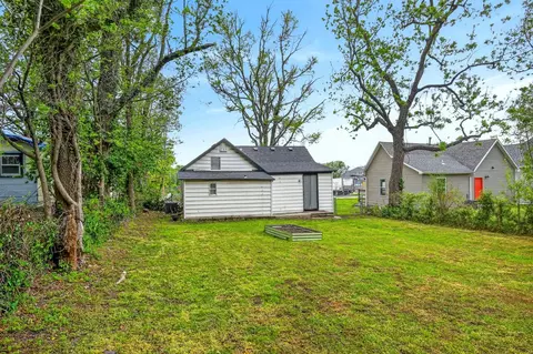 Exterior - 1311 E Locust St, Springfield, MO 65803 photo 3 of 4