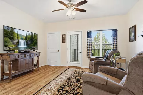 3109 S Vineyards Ter #3, Branson, MO 65616