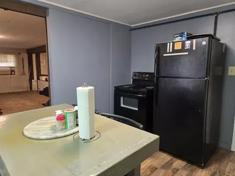 Kitchen - 802 S Oak Ave, Aurora, MO 65605 photo 3 of 3