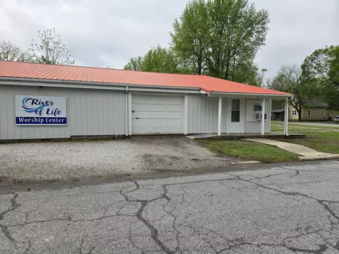 Other - 802 S Oak Ave, Aurora, MO 65605 photo 4 of 13