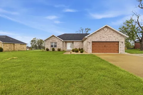 2607 Mayfield Dr, Mountain Grove, MO 65711